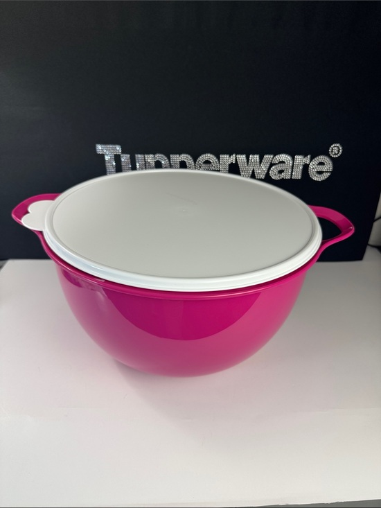 Tupperware Other - Tupperware 42 Cup Thatsa Bowl Pink White Dual Handle New